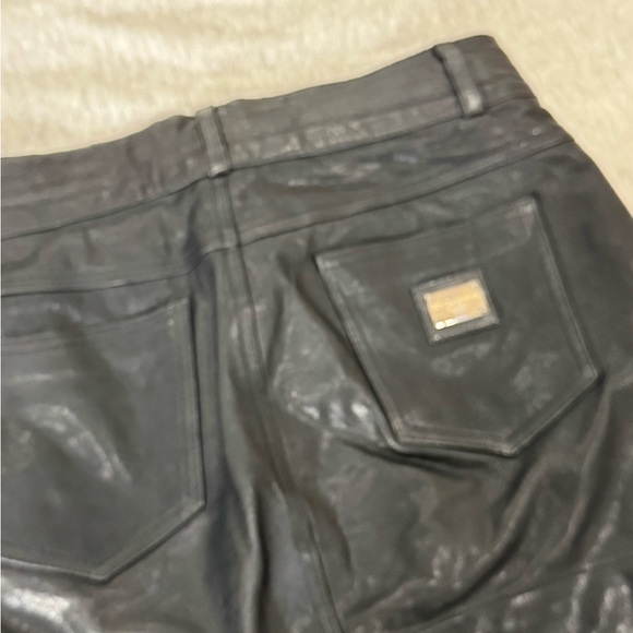 VINTAGE DOLCE & GABBANA BLACK LEATHER MINI SKIRT - Picture 5 of 10